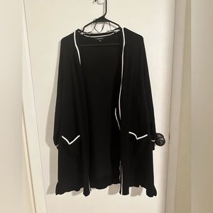 Like new! Women’s long cardigan